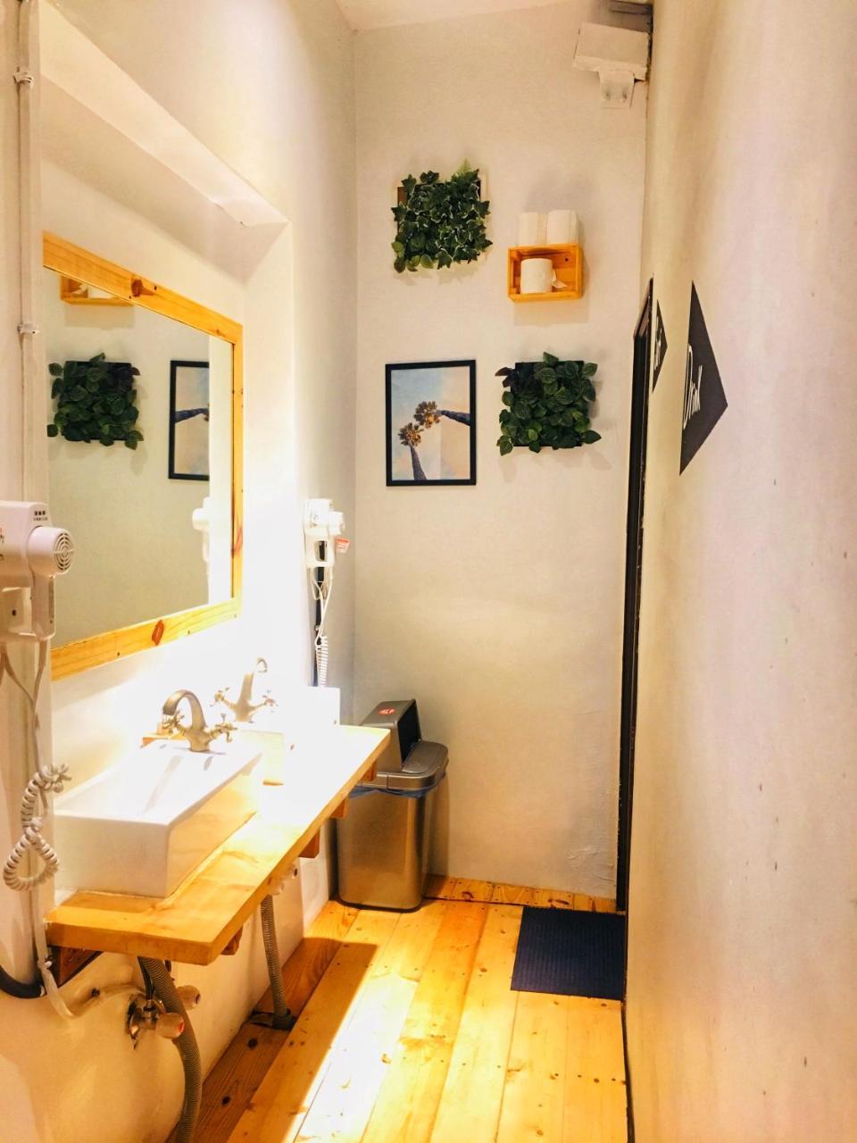男子漢青年旅店 Manzhou Ngoại thất bức ảnh